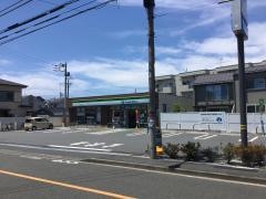 ファミリーマート　三鷹人見街道店