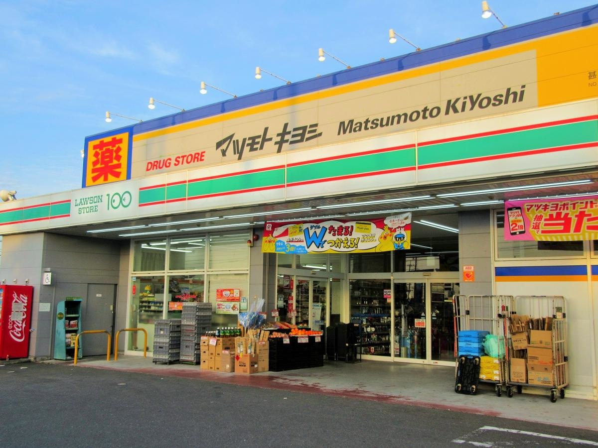 ローソンストア100甚目寺店
