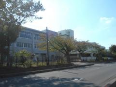 伊奈町立小針中学校