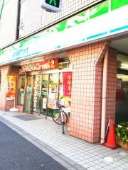 ファミリーマート　神田佐久間町店