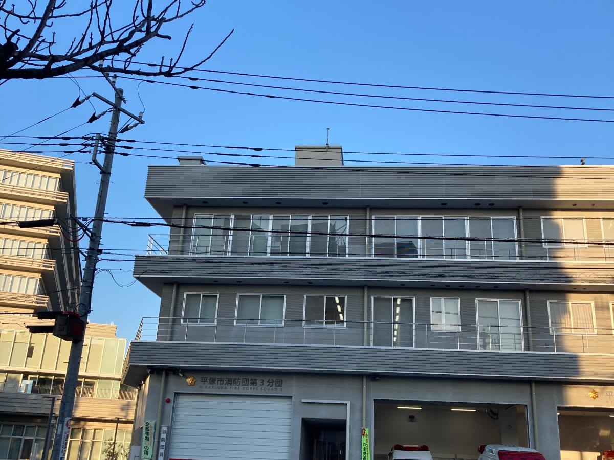 平塚市消防署本署の施設外観です。
