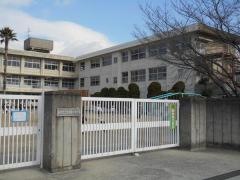 志都美小学校