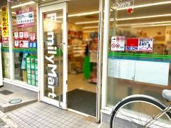 ファミリーマート　猿沢池店