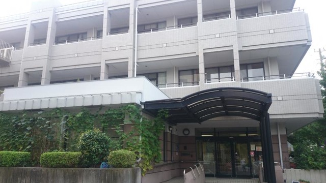 新山下ホーム 施設外観
