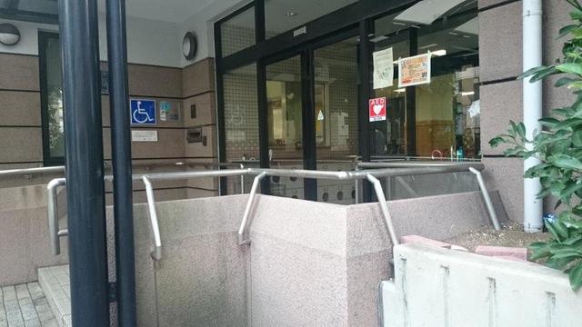 新山下ホーム 施設外観