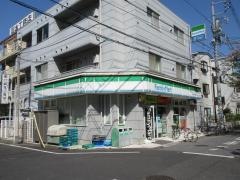 ファミリーマート　大谷田三丁目店