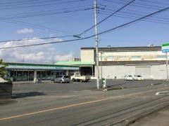 ファミリーマート　富士松岡南店