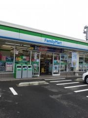 ファミリーマート　長崎東町店