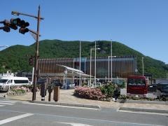 石和温泉駅