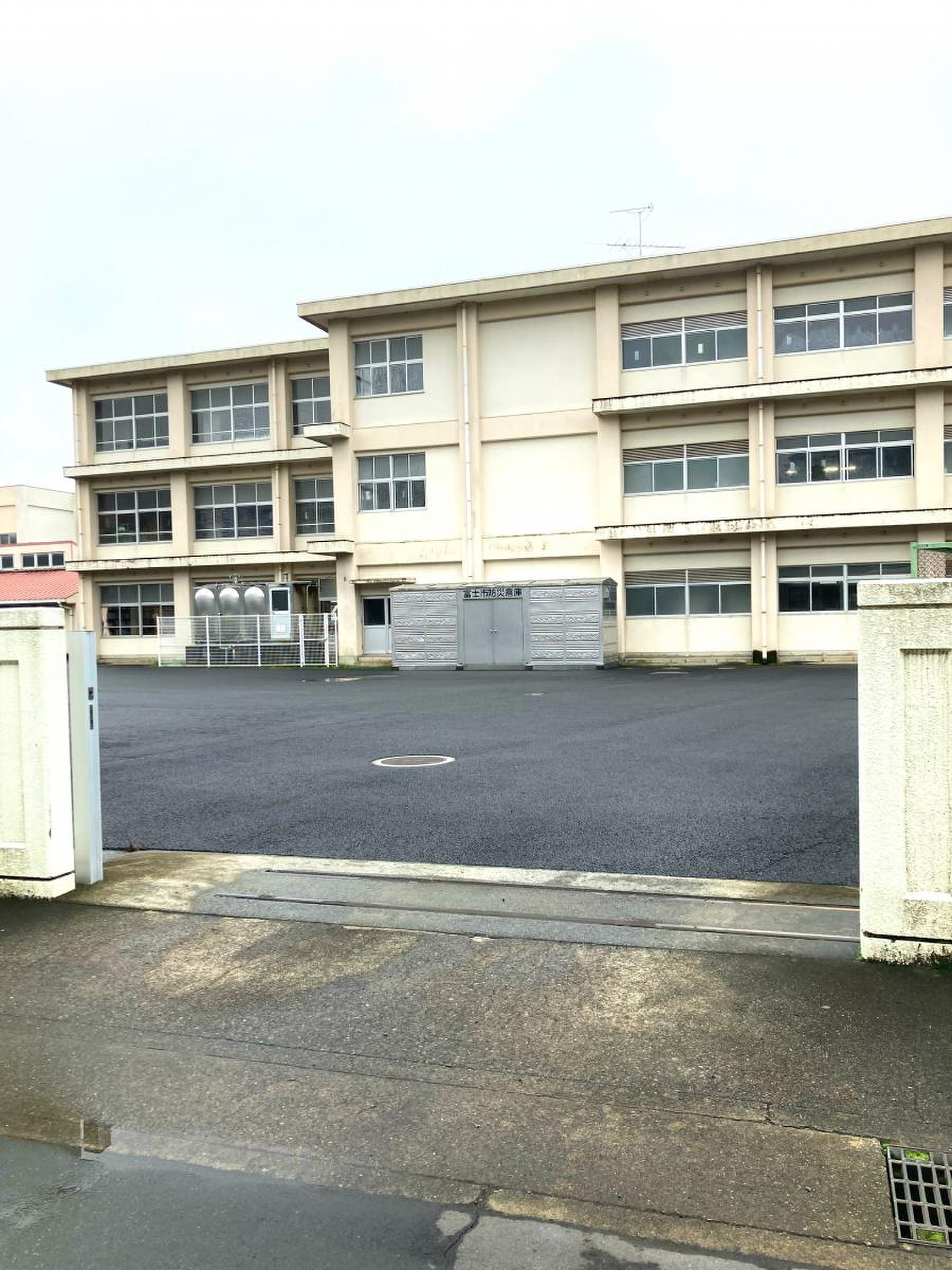 富士 市立 鷹 岡 中学校