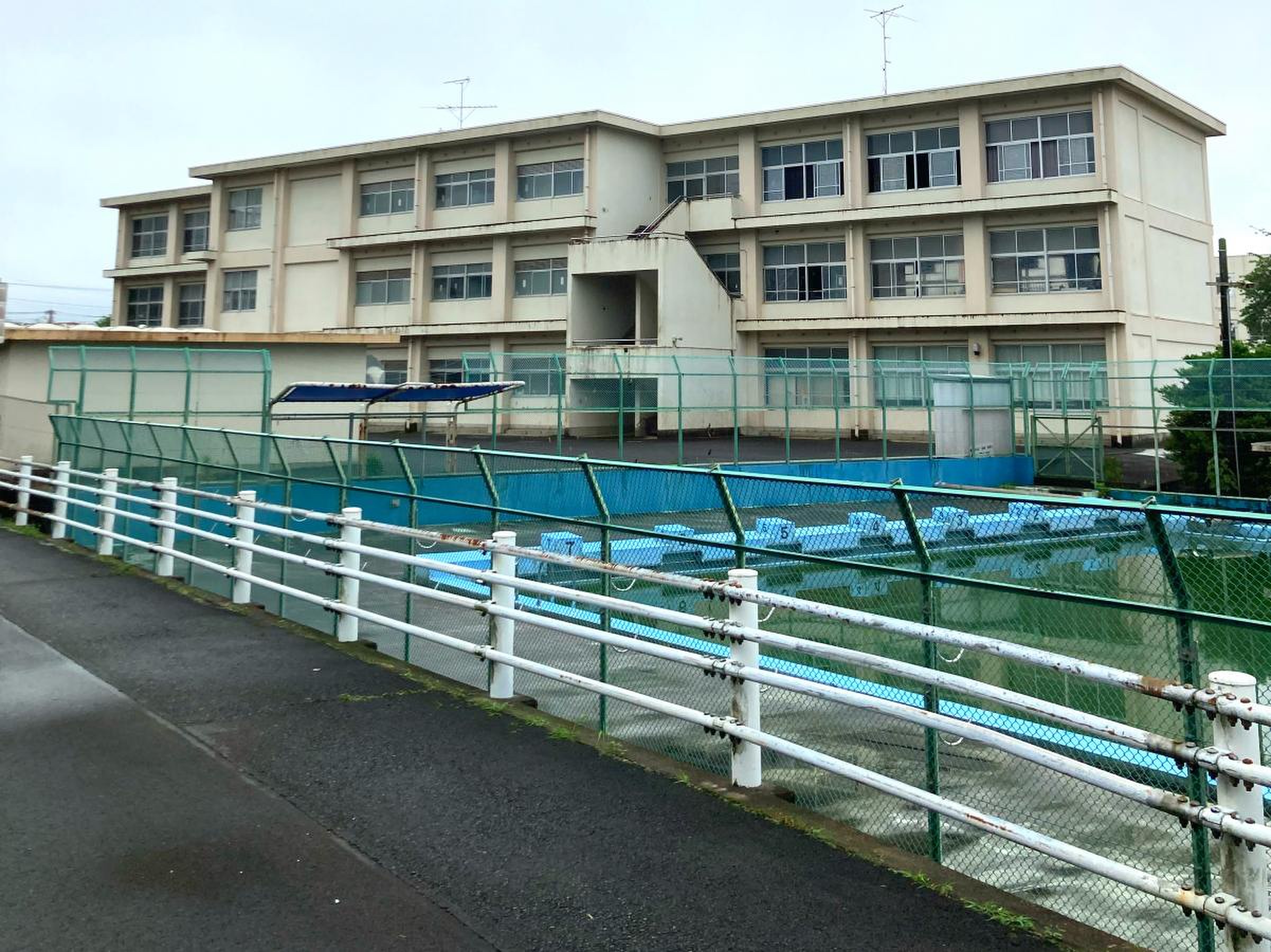 富士 市立 鷹 岡 中学校