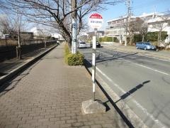 「久里浜行政センター前」バス停留所