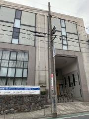 「自由ケ丘学園」バス停留所