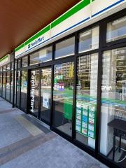 ファミリーマートグローバルビレッジ津雲台店
