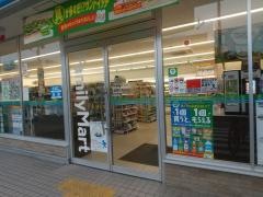 ファミリーマート　豊中城山町店