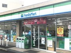 ファミリーマート　名東引山一丁目店