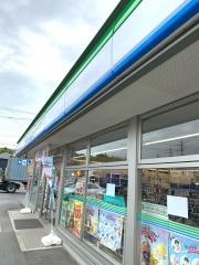 ファミリーマート　みよし新屋店