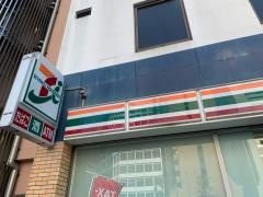 セブンイレブン　クリスタ長堀店
