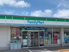 ファミリーマート　射水本田店