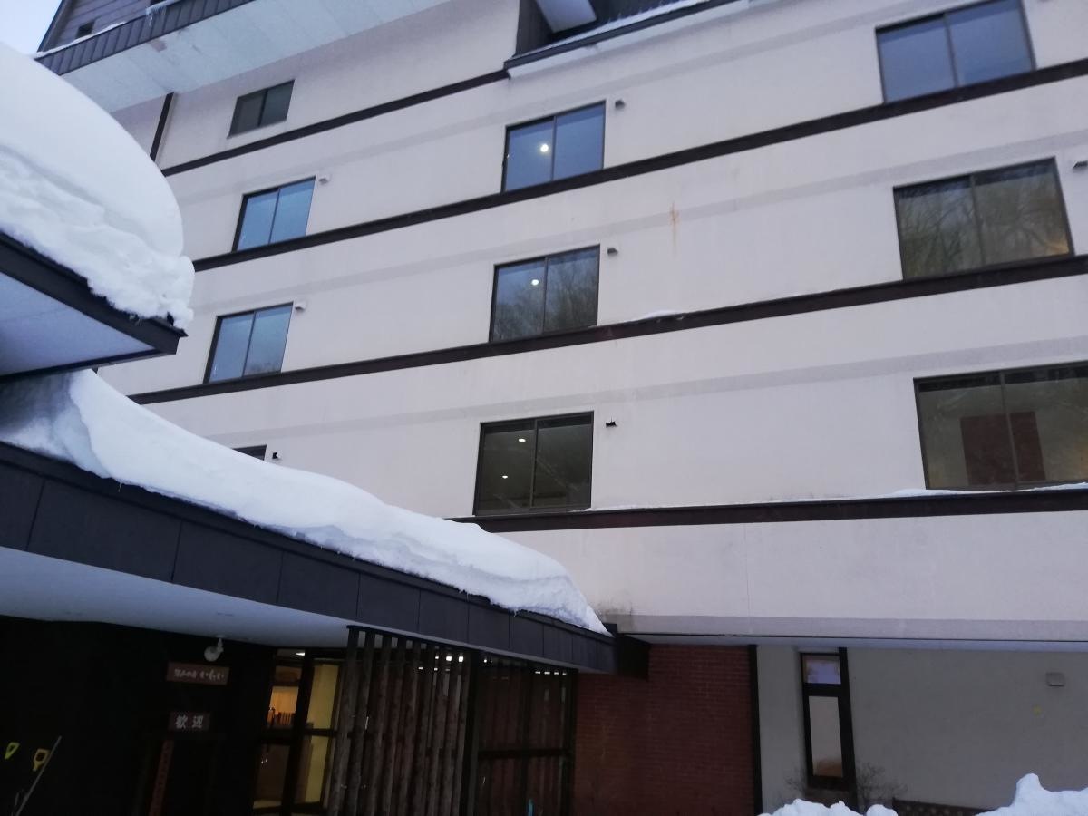 ホテル岩井温泉外観。