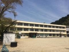 上麻生小学校
