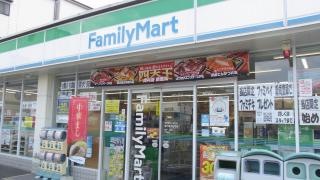 ファミリーマート　東大阪中石切店