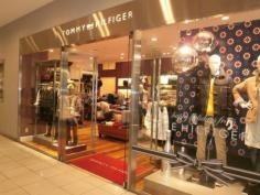 トミー　ヒルフィガー　仙台店