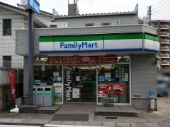 ファミリーマート　名東引山店