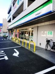 ファミリーマート　中野早稲田通り店
