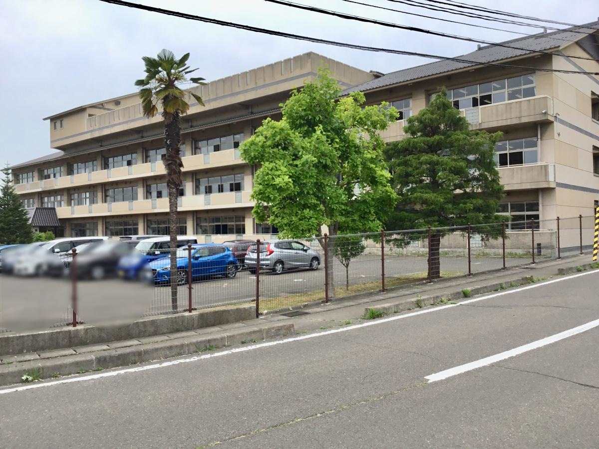 高崎中学校です。