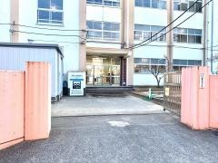 東伊興小学校