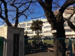 新宿小学校