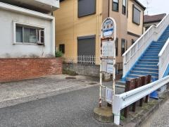 「仲谷戸」バス停留所