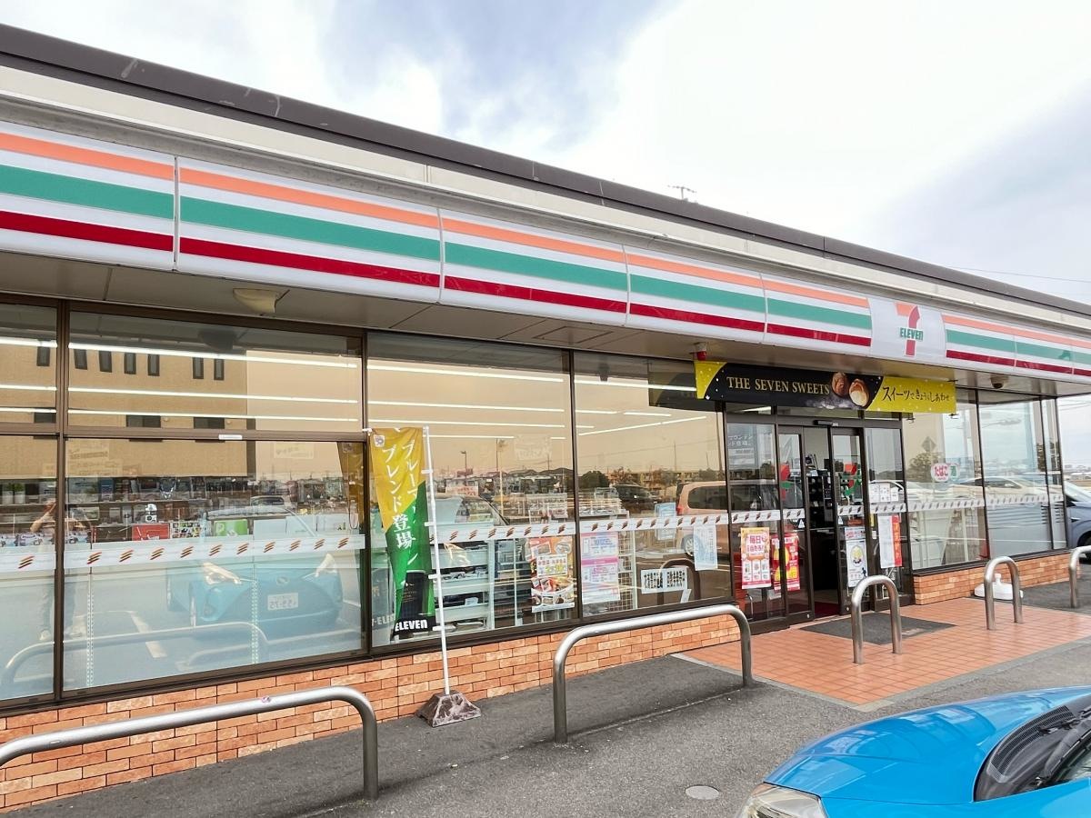 セブンイレブン　刈谷野田町新上納店写真です。