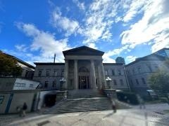 大阪府立中之島図書館