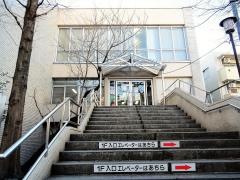 杉並区立高円寺図書館