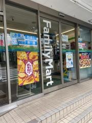 ファミリーマート　新宿新小川町店