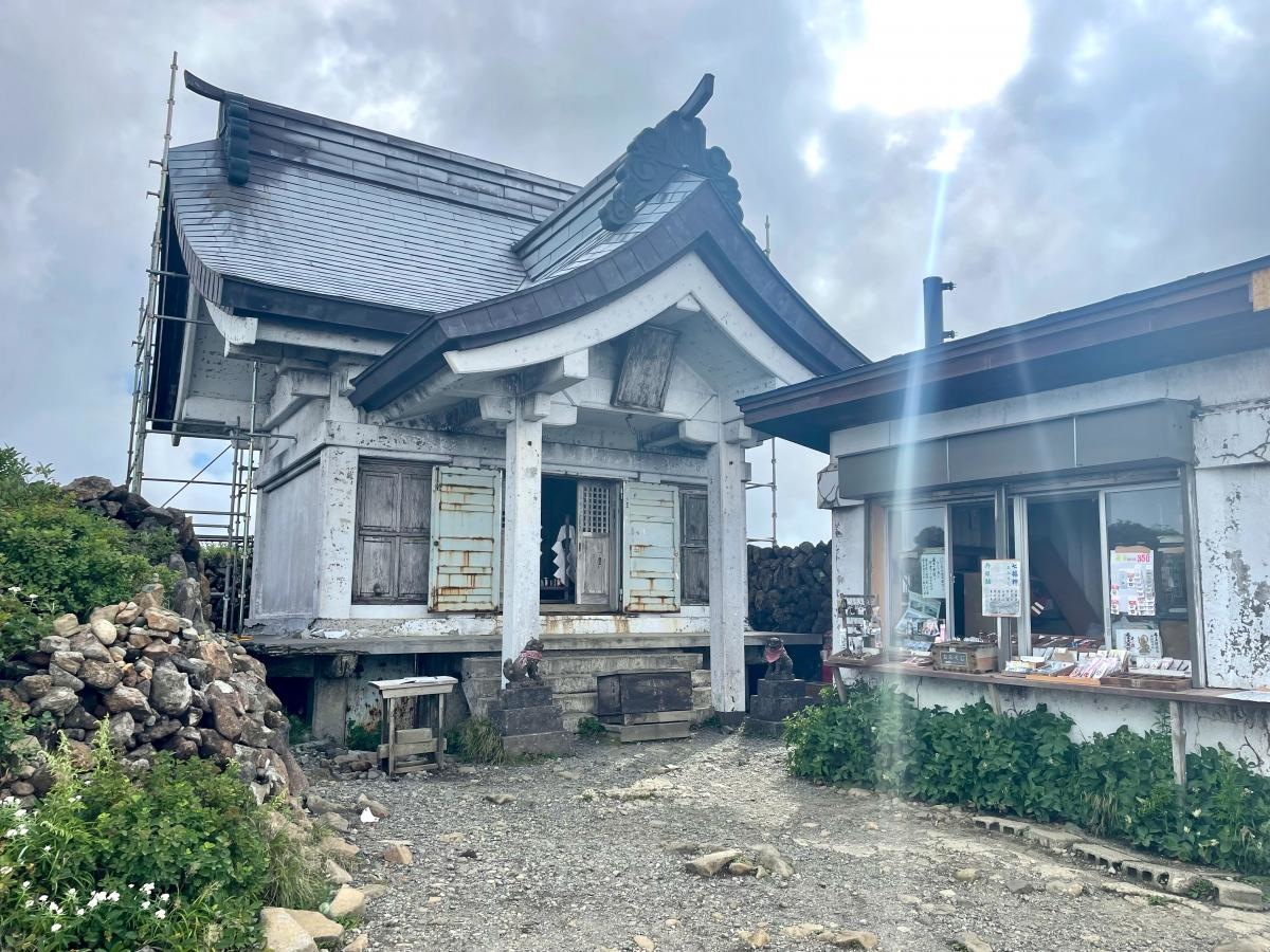 神社外観