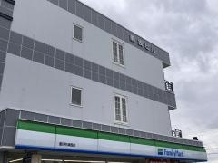 ファミリーマート　愛川中津西店