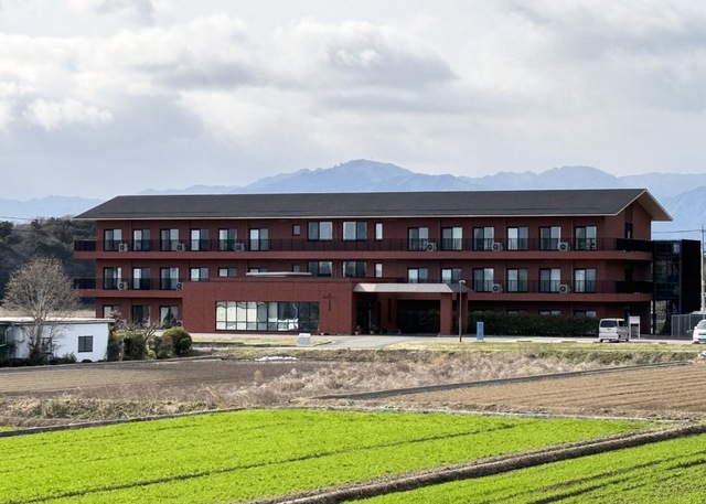 鈴鹿聖十字の家 建物全景