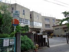 鬼高小学校