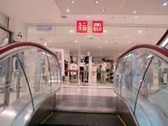 ユニクロ　栄スカイル店