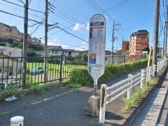 「寺山町」バス停留所