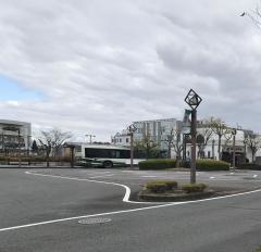 「松井山手駅」バス停留所