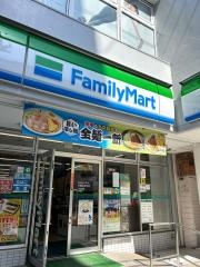 ファミリーマート　千歳烏山駅北店