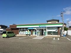 ファミリーマート　新潟小新店