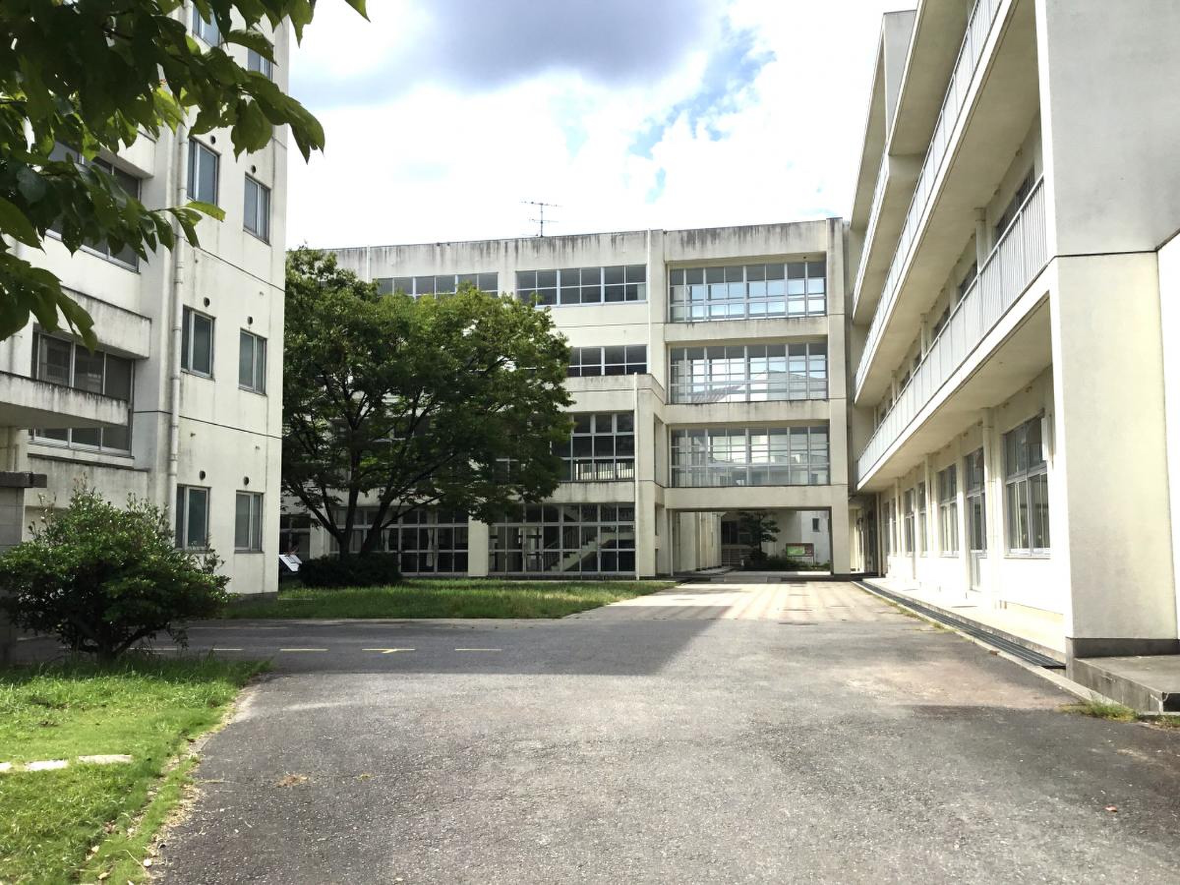 六 美 北 中学校