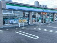 ファミリーマート　大府長草店