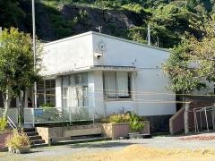 入山こども園
