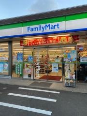 ファミリーマート　嬉野温泉店